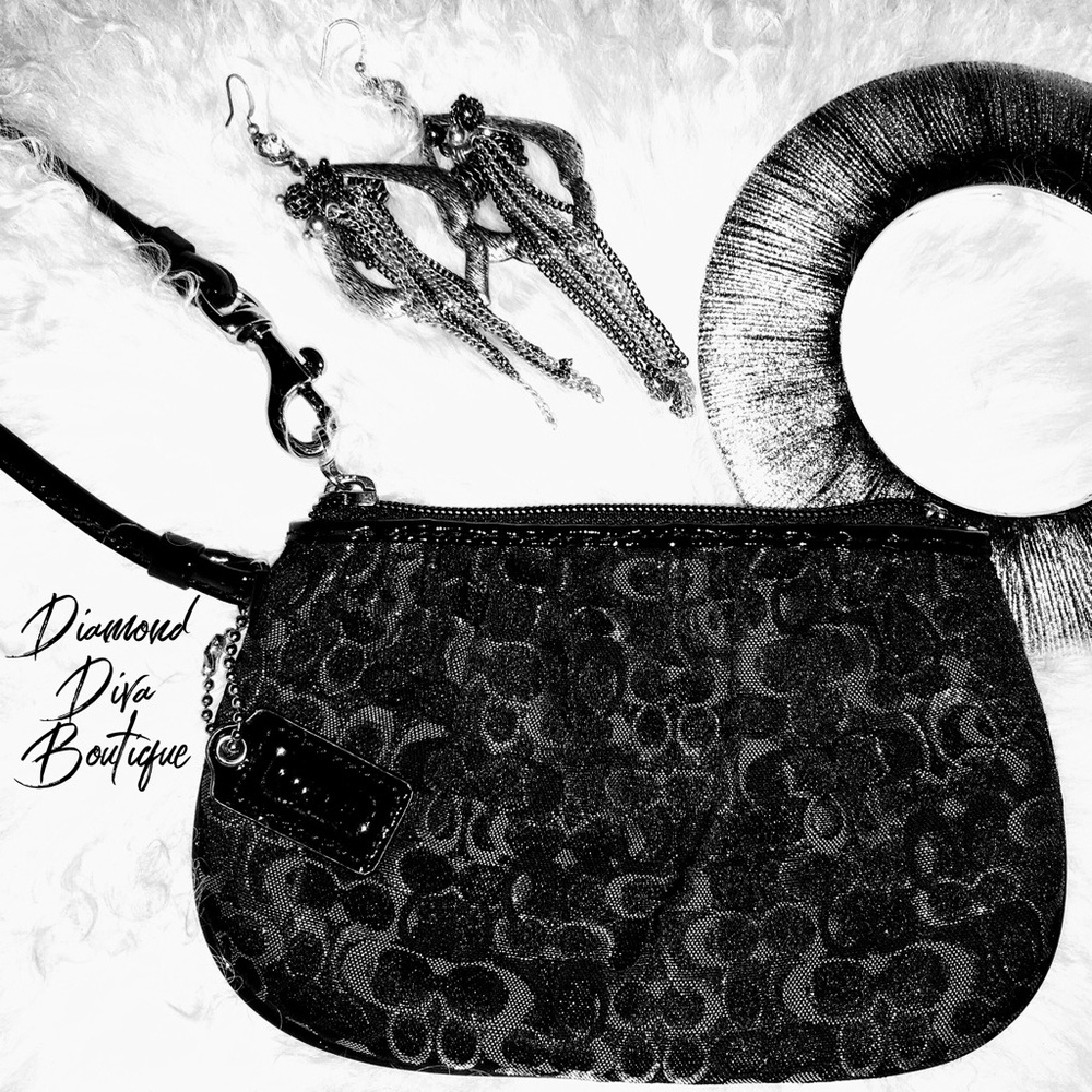 💎Coach Mini Wristlet (Black/Silver)